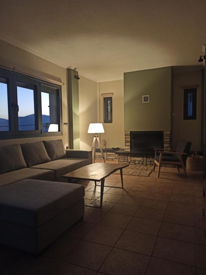 Elatos Boutique Mountainhouse Villa Karpenísion Dış mekan fotoğraf